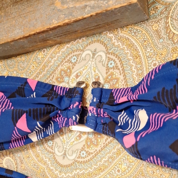 French Connection Blue & Pink Geometric Bikini. NWOT Size XS - Picture 6 of 8